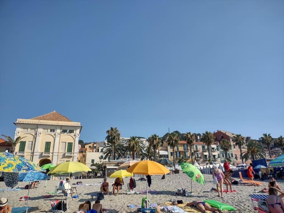 Silver Sands Finale Ligure - Traditional Apartment - 4 Beds & Terrace By The Beach Exterior photo